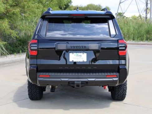 New 2026 Toyota 4Runner SR5 AWD/4WD image 7