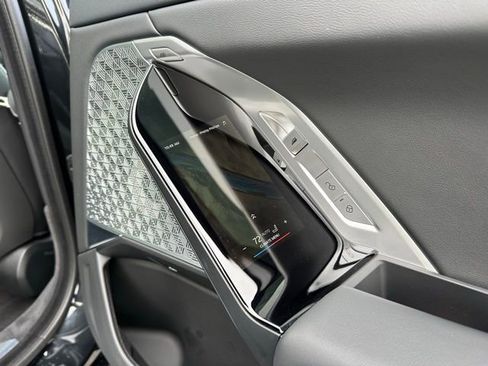 Used 2024 BMW 760i xDrive w/ Executive Package image 24