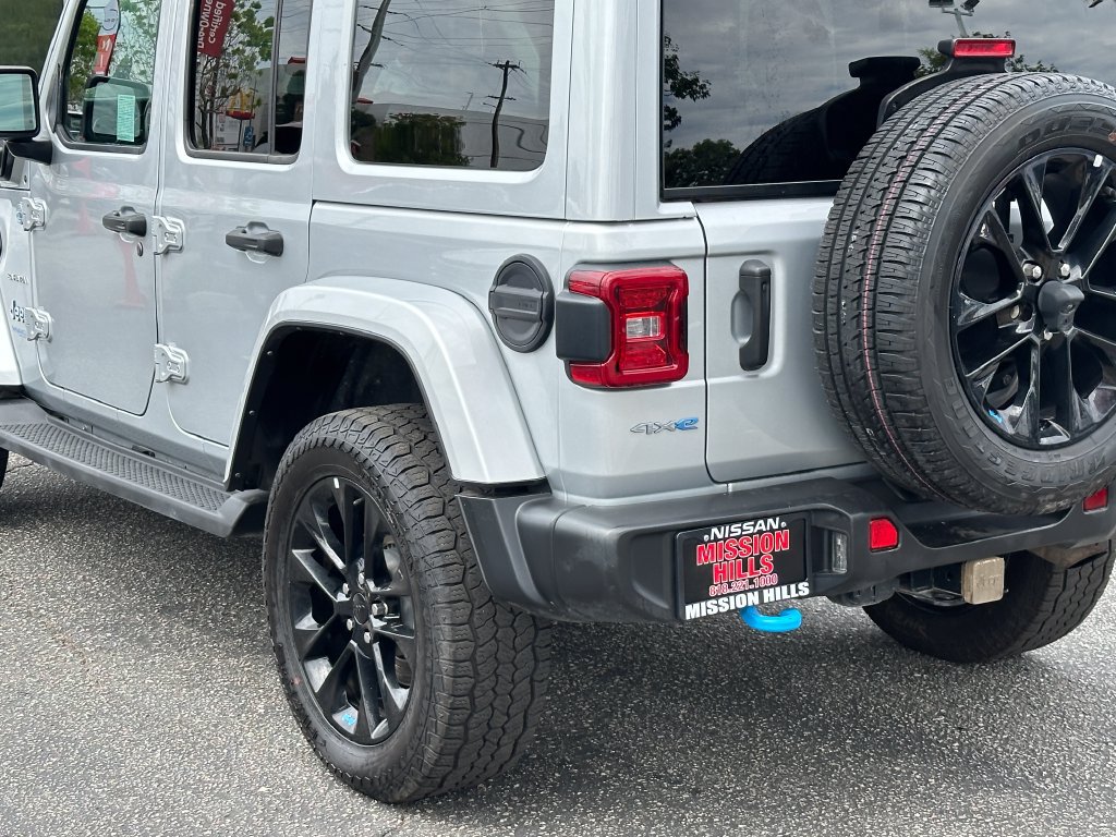 Used 2022 Jeep Wrangler Unlimited Sahara w/ Cold Weather Group AWD/4WD image 5