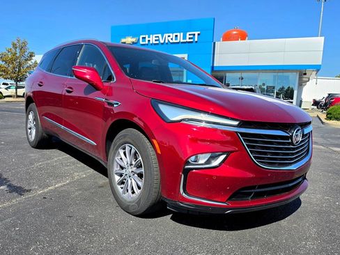Used 2023 Buick Enclave Essence AWD/4WD image 15