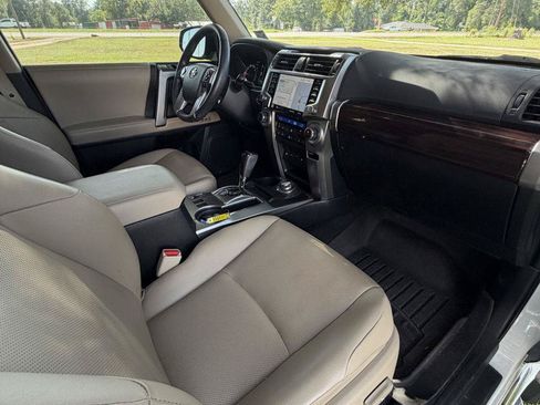 Used 2024 Toyota 4Runner Limited AWD/4WD image 19