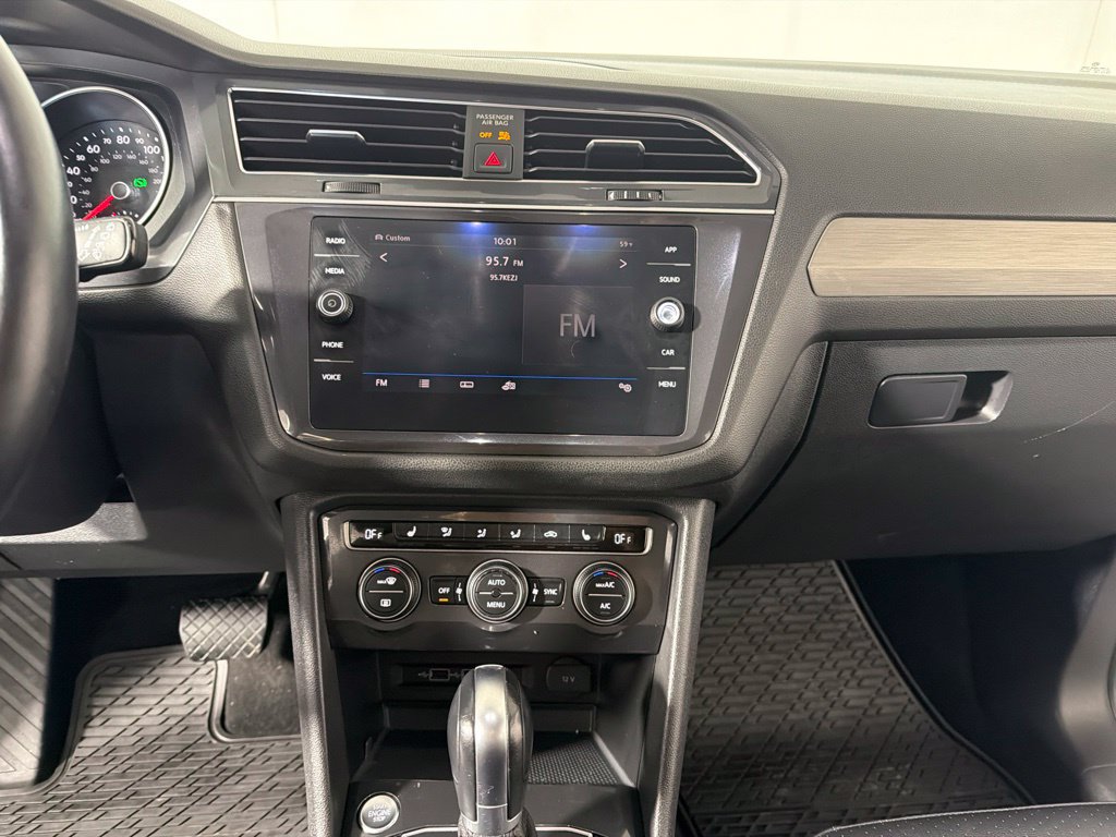 Used 2019 Volkswagen Tiguan SE w/ Panoramic Sunroof Package AWD/4WD image 15