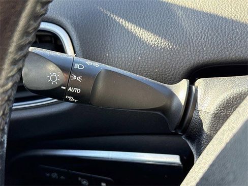 Used 2018 Toyota Prius Three image 27