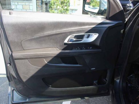Used 2017 Chevrolet Equinox Premier w/ Enhanced Convenience Package AWD/4WD image 12
