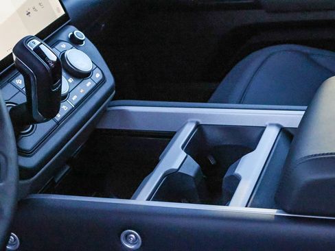 New 2026 Land Rover Defender 130 V8 image 30