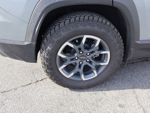 Certified 2025 Chevrolet Equinox ACTIV w/ Safety and Technology Package image 40