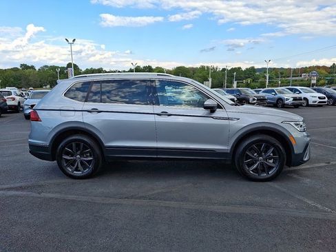 Certified 2024 Volkswagen Tiguan SE image 8