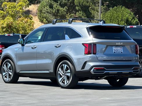 Certified 2023 Kia Sorento EX AWD/4WD image 9