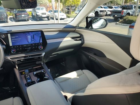 Used 2023 Lexus RX 350 w/ Accessory Package (Z1) image 16