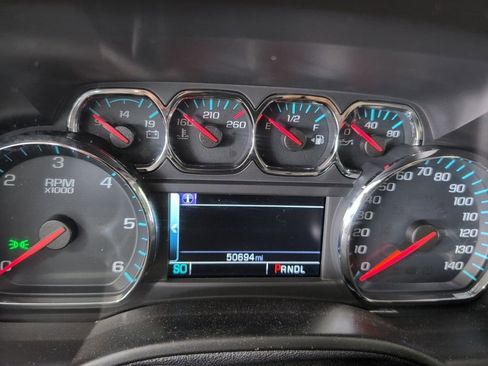 Used 2019 Chevrolet Suburban Premier image 10