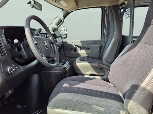 Used 2018 GMC Savana 2500 w/ Driver Convenience Package image 14