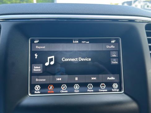 Used 2019 Jeep Grand Cherokee Laredo image 20