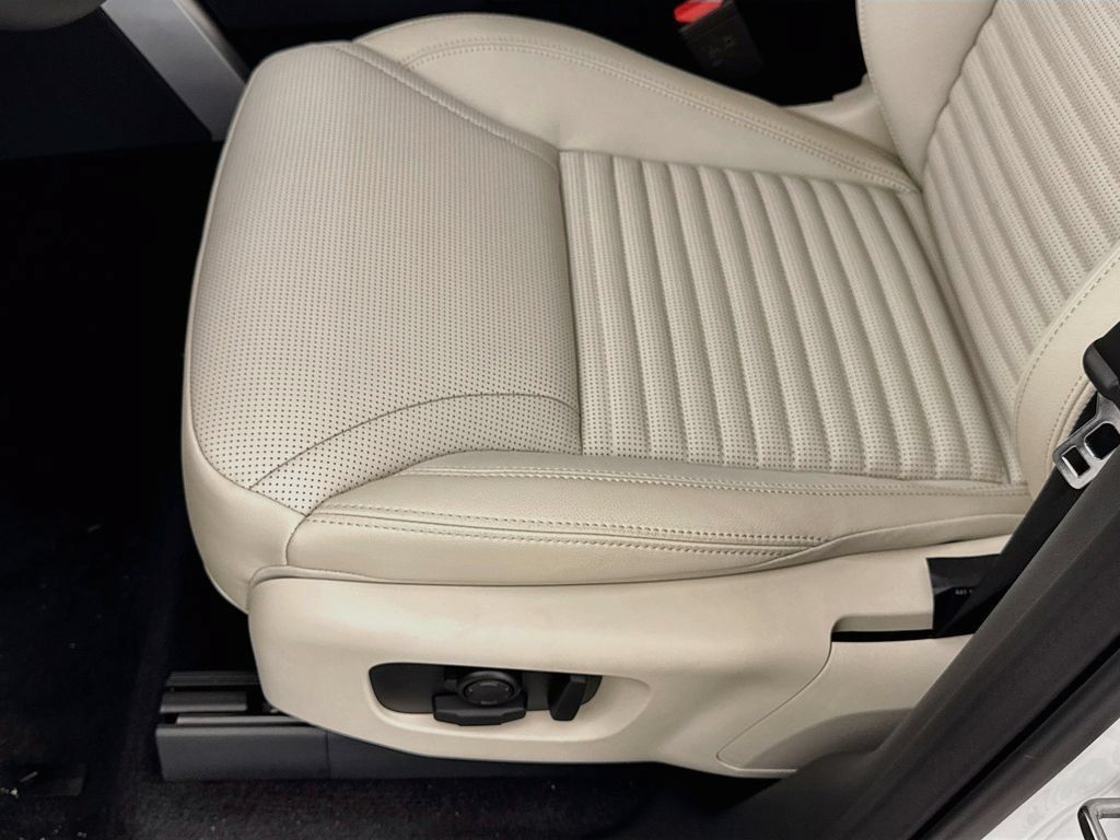 New 2026 Land Rover Discovery Dynamic SE AWD/4WD image 20