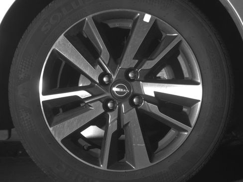 Used 2025 Nissan Versa SV FWD image 13