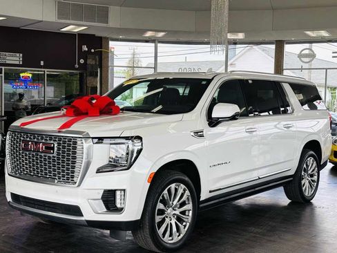 Used 2024 GMC Yukon XL Denali w/ Max Trailering Package AWD/4WD image 3