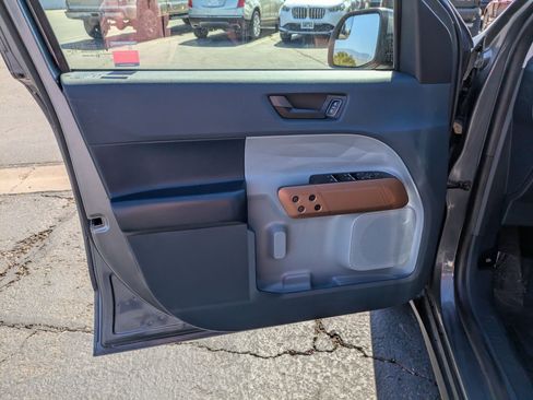 Used 2022 Ford Maverick Lariat FWD image 12