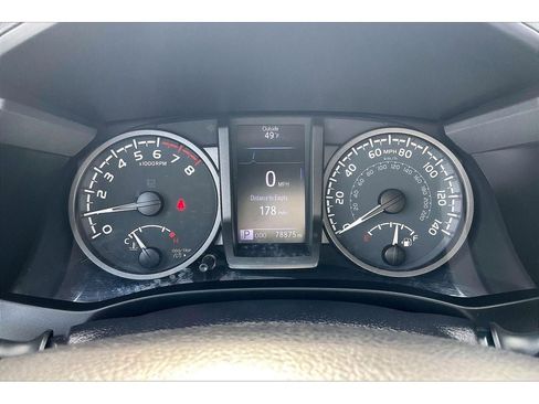 Used 2021 Toyota Tacoma TRD Off-Road image 22