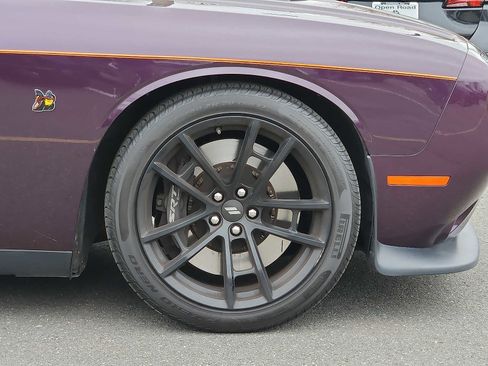 Used 2022 Dodge Challenger R/T Scat Pack w/ Shaker Package RWD image 8
