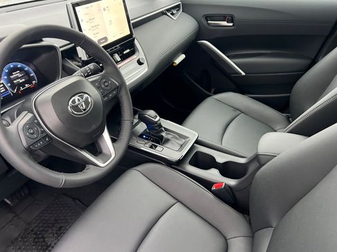New 2026 Toyota Corolla Cross XLE w/ Convenience Package image 7