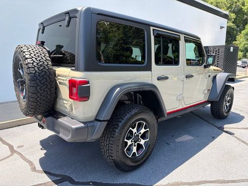 Used 2022 Jeep Wrangler Unlimited Rubicon w/ Dual Top Group AWD/4WD image 11