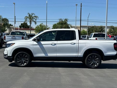 Used 2025 Honda Ridgeline Sport image 8