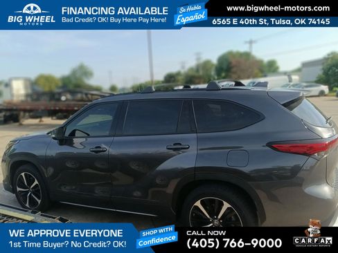Used 2022 Toyota Highlander XSE FWD image 3