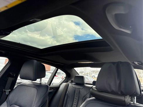 Used 2020 BMW M550i xDrive w/ Executive Package image 20