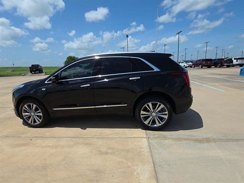 Used 2025 Cadillac XT5 Premium Luxury FWD image 5