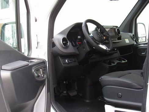 New 2026 Mercedes-Benz Sprinter 2500 image 9