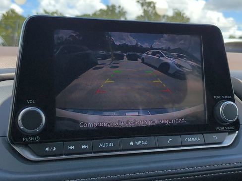 Used 2023 Nissan Rogue SV FWD image 20