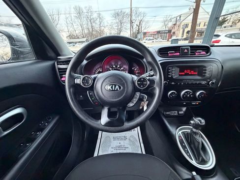 Used 2014 Kia Soul + image 30