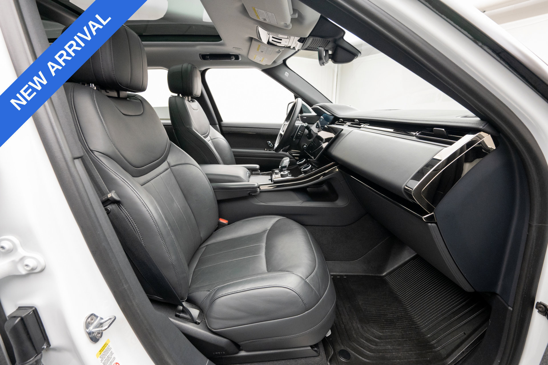 Used 2023 Land Rover Range Rover Sport SE AWD/4WD image 14