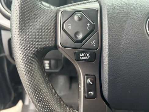 Used 2020 Toyota Tacoma TRD Off-Road w/ Technology Package AWD/4WD image 13