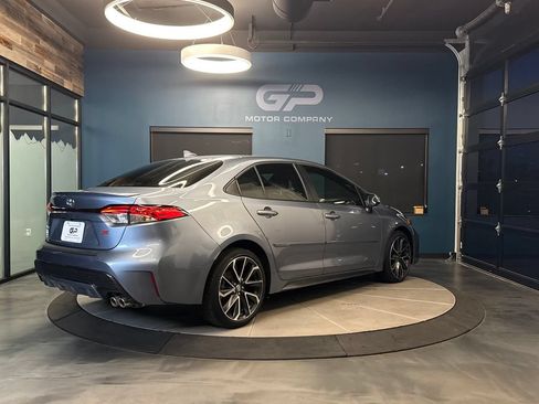 Used 2022 Toyota Corolla SE w/ SE Premium Package FWD image 3
