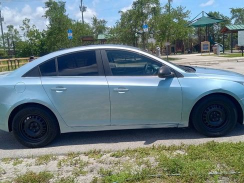 Used 2011 Chevrolet Cruze LS w/ Connectivity Package image 5