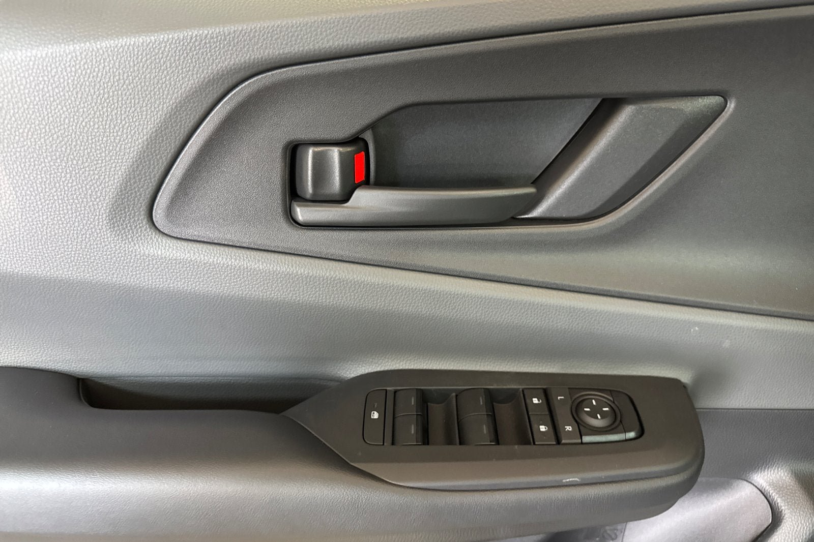 New 2027 Toyota Prius LE FWD image 12