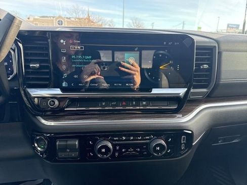 Used 2026 Chevrolet Silverado 2500 LT w/ Convenience Package image 25