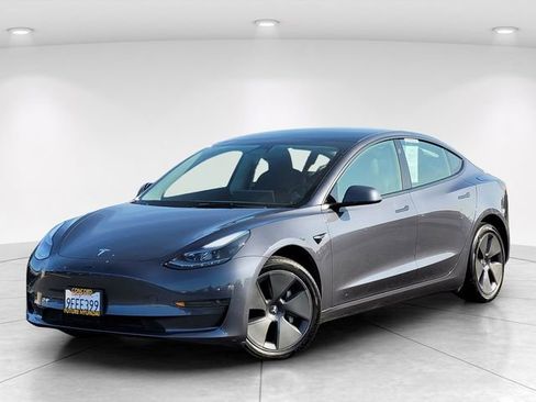 Used 2023 Tesla Model 3 Standard Range image 8