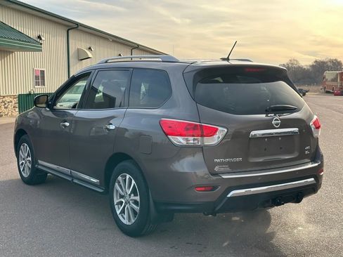 Used 2015 Nissan Pathfinder SL w/ Trailer Tow Package image 5