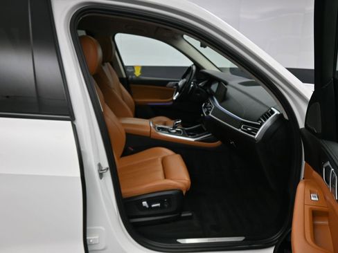 Used 2021 BMW X7 xDrive40i w/ Premium Package AWD/4WD image 62