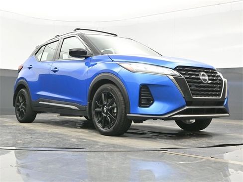 Used 2024 Nissan Kicks SR w/ SR Premium Package image 27