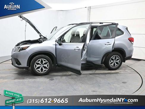 Used 2023 Subaru Forester Premium AWD/4WD image 36