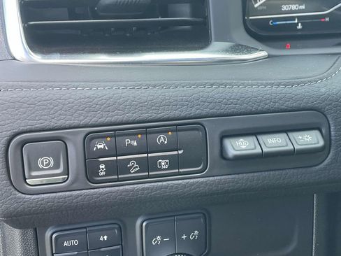 Used 2024 GMC Yukon Denali image 21