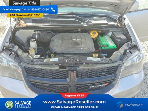 Used 2018 Dodge Grand Caravan SE image 16