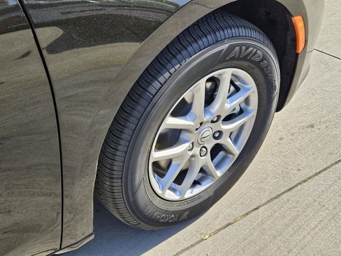 New 2026 Chrysler Pacifica Select image 6