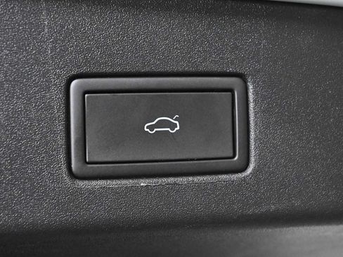Certified 2021 Volkswagen ID.4 Pro S w/ Gradient Package RWD image 10