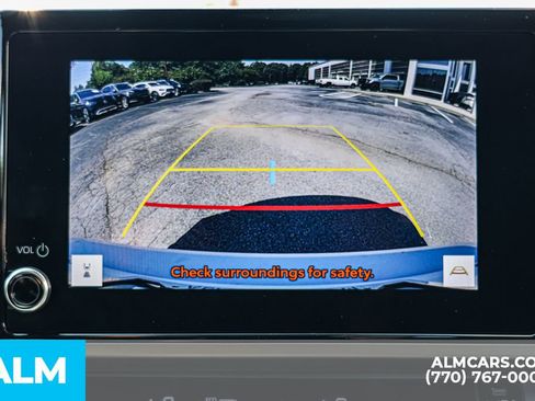 Used 2025 Toyota Camry SE image 37