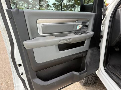 Used 2017 RAM 2500 SLT image 11