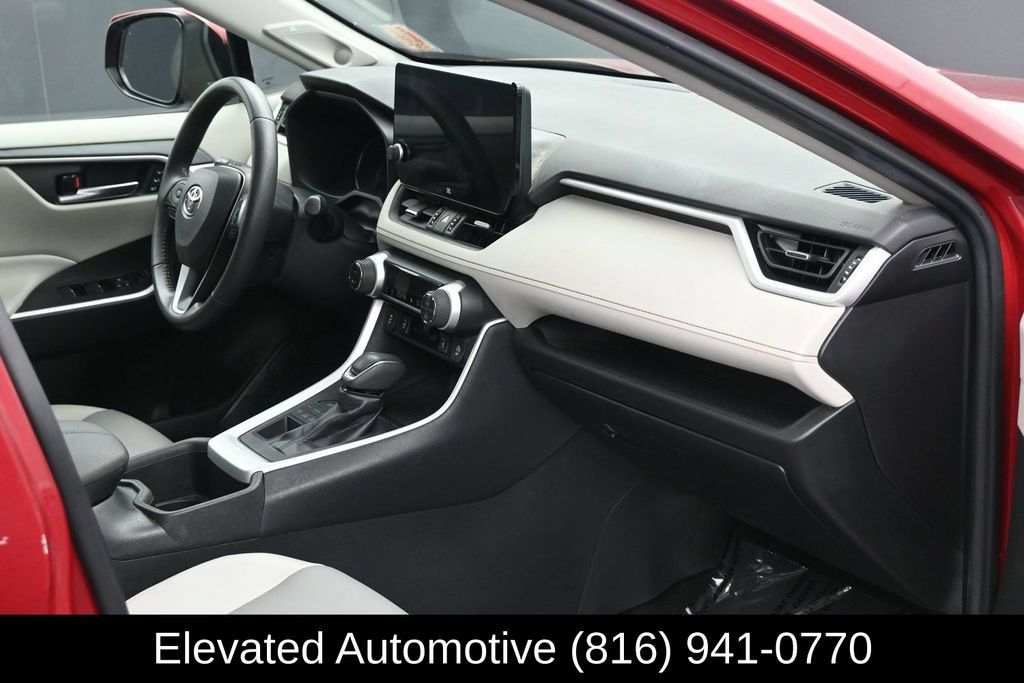 Used 2023 Toyota RAV4 XLE Premium AWD/4WD image 6