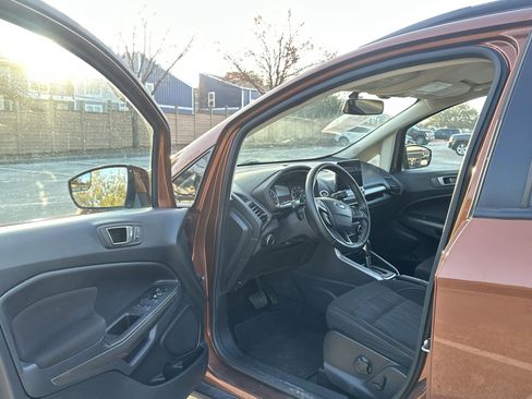 Used 2020 Ford EcoSport SE image 9